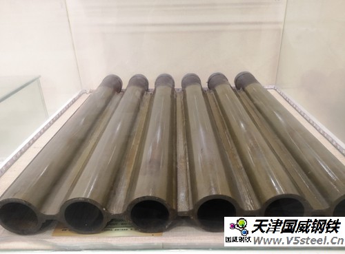 三期水冷壁2根排管/Φ45x6 內(nèi)螺紋 20G 長度6米/組（相當(dāng)于折算成單根就是12米），節(jié)距57mm，鰭片用Q235，厚度為6mm鋼板焊接，見附件示意圖；